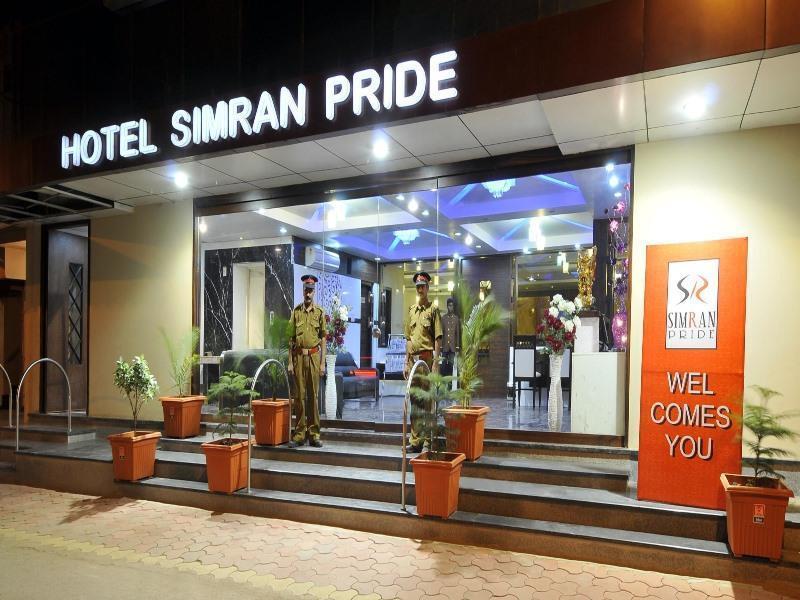 Hotel Simran Pride, Raipur Bagian luar foto
